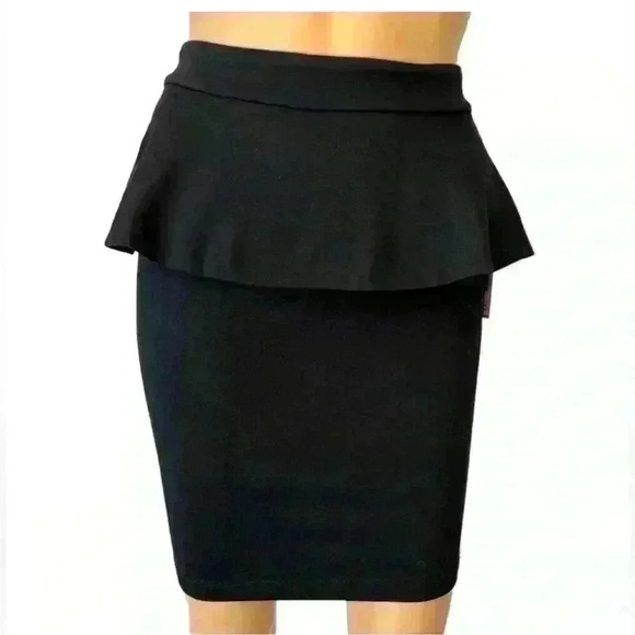 Host Pick 🤩 NWT Alice and Olivia skirt - Picture 1 of 7